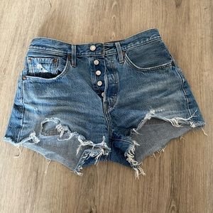Levi’s 501 original high rise shorts size 26